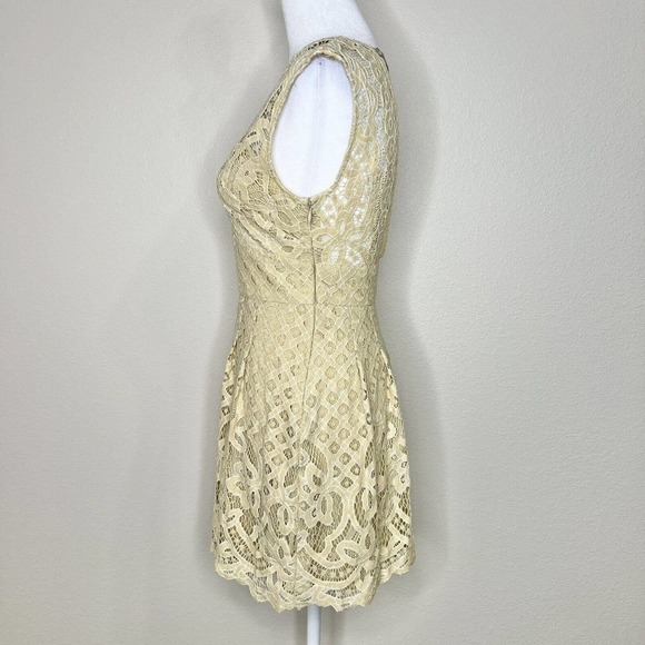 Free People One Million Lovers Ivory Lace Sleeveless V-Neck Mini Dress Sz 2 - Picture 10 of 16